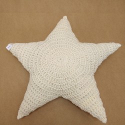 Coussin Étoile au Crochet