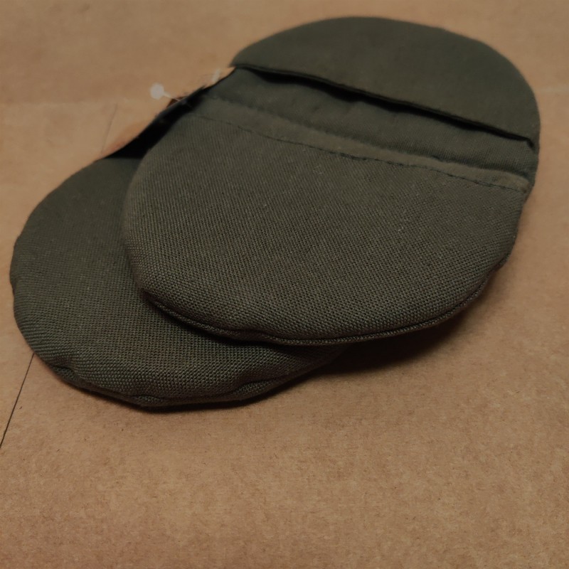 Maniques repose-four